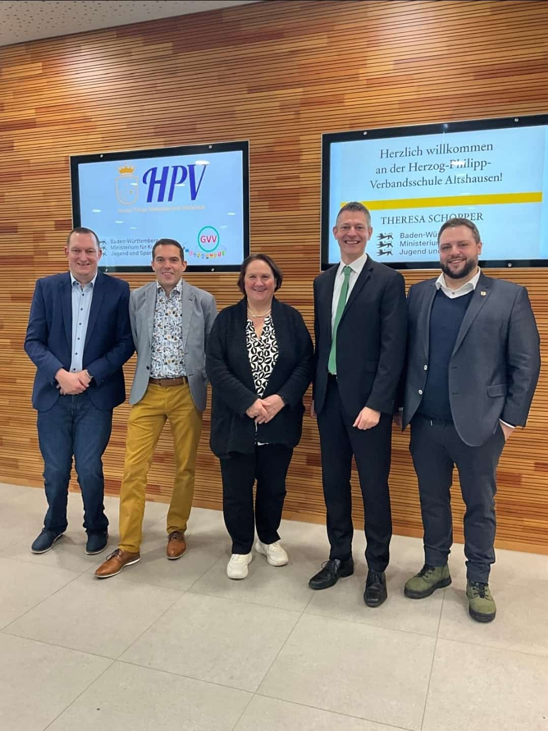 v.r.n.l.: Geschäftsführer Egger, Verbandsvorsitzender Bauser, Ministerin Schopper, Rektor Dr. Lutz und Konrektor Adam
